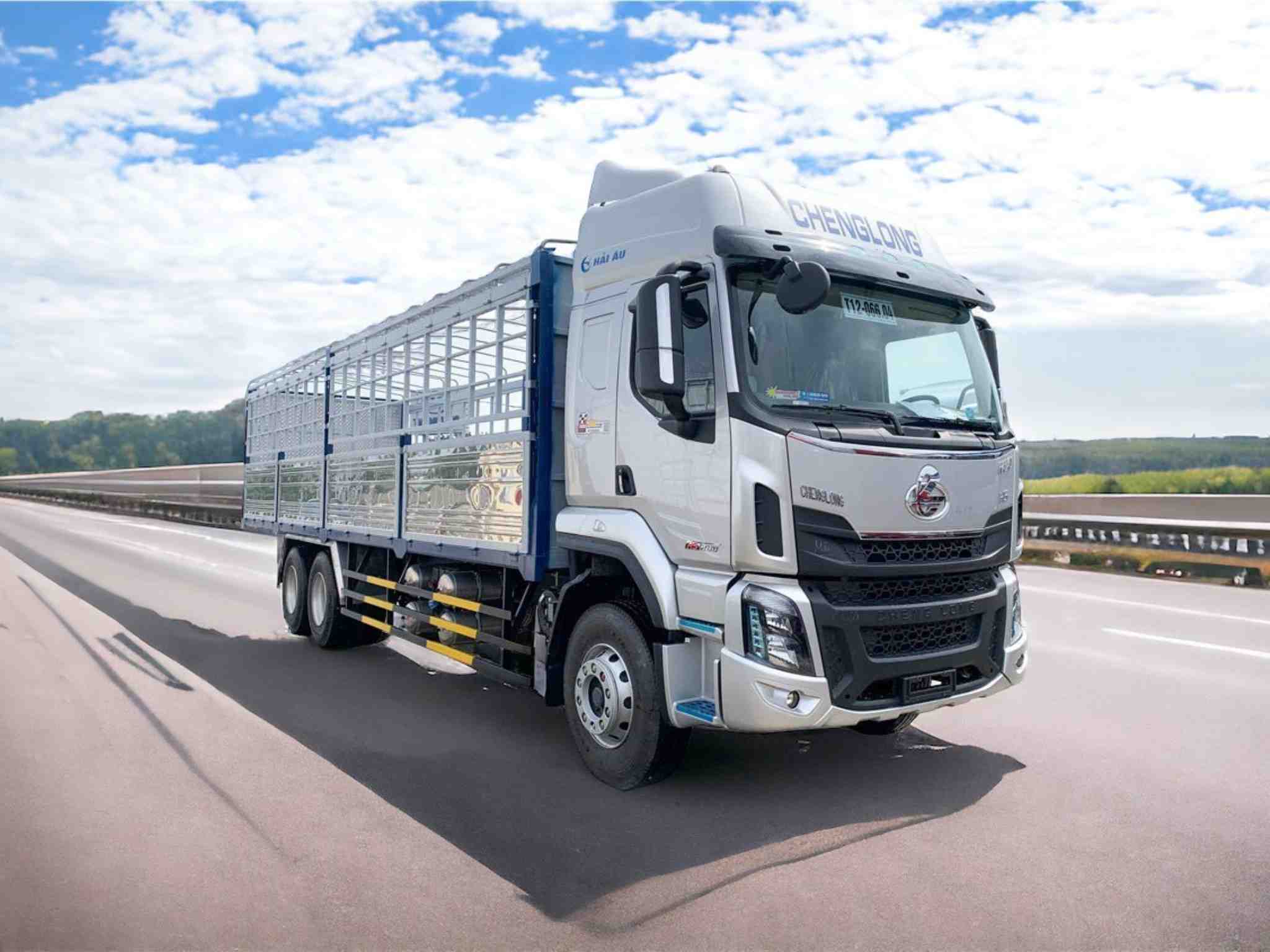 Xe Tải Chenglong H5 3 Chân 270 HP